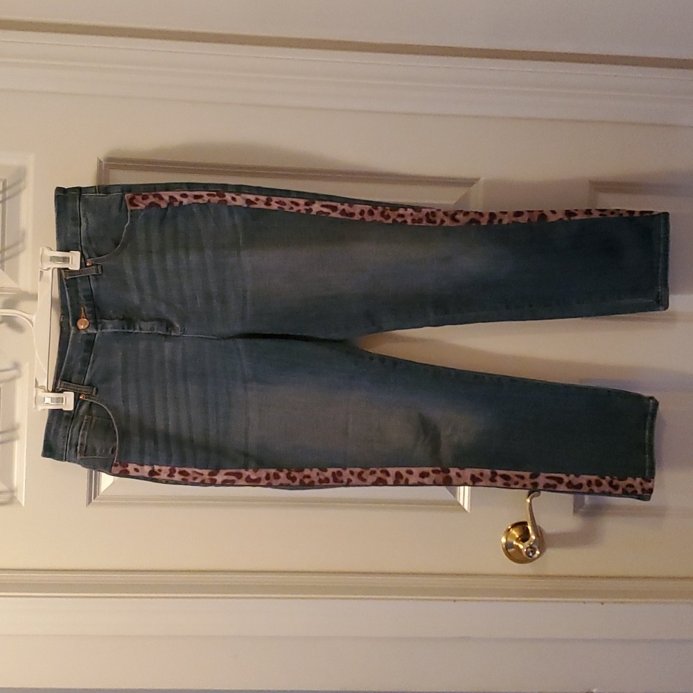 Chico's So Slimming Girlfriend Slim Leg Ankle Animal Print Trim Size 12R Jeans - Picture 3 of 14